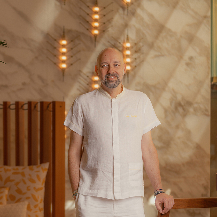 Joao Santos, maître du massage thérapeutique sans huile, au Royal Mansour Casablanca