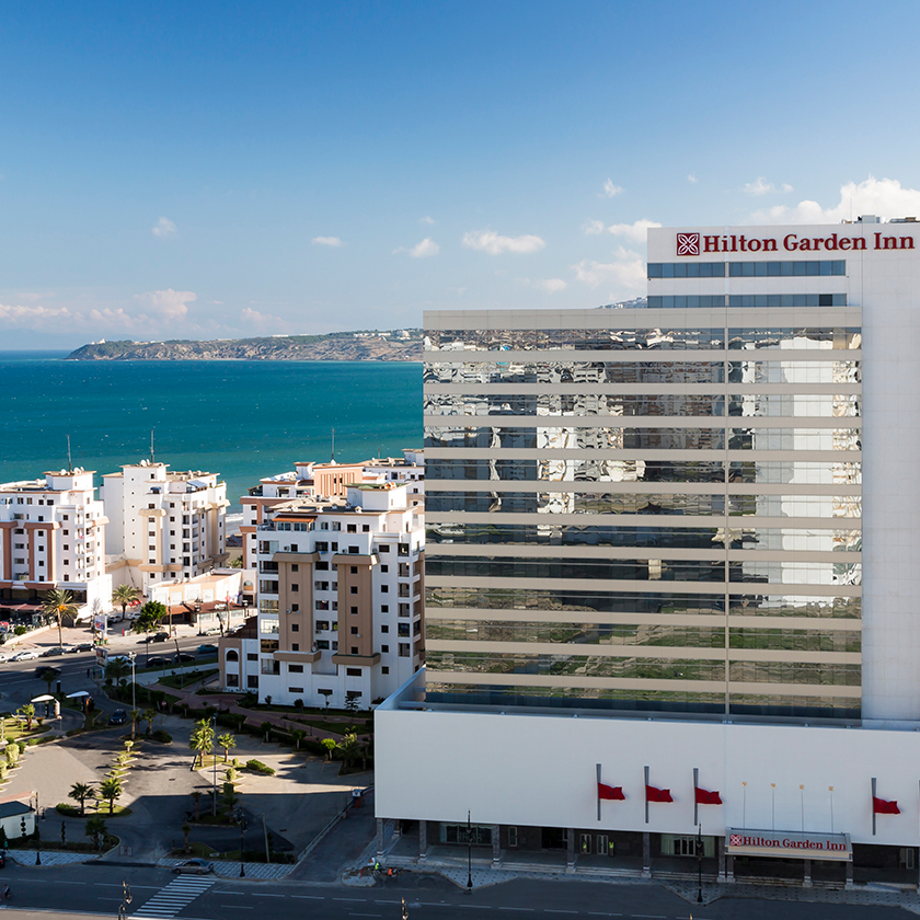 Tanger, joyau estival du Royaume : les hôtels Hilton signent une saison d’expériences exclusives entre mer, détente et art de vivre